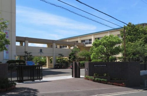 高槻市立芝谷中学校